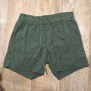 L.L Bean Women's Vista Camp Shorts-size medium